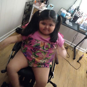 Meet your Posher, Adela